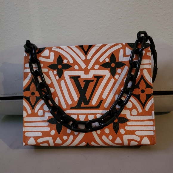 Louis Vuitton Crafty Toiletry 26 - Picture 3 of 3